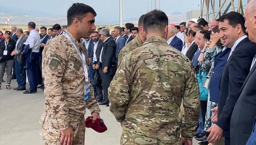 Prezidentin köməkçisi Hikmət Hacıyevin Qazilərə jesti: Füzuli hava limanında protokol duruşunda...