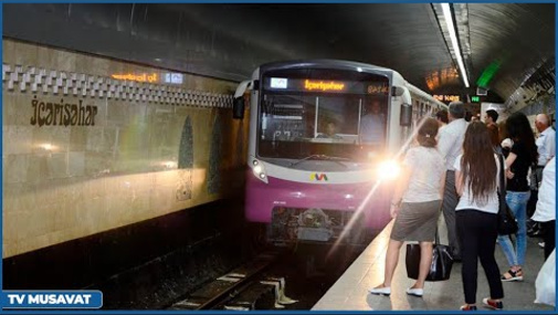 Bakıda ŞOK HADİSƏ - Metroya balta ilə girdi və... - CANLI