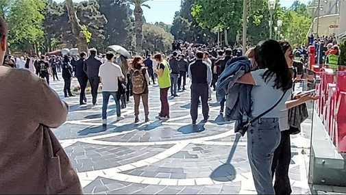 Fəvvarələr meydanında AKSİYA! Sevinc Telmanqızı ilə - CANLI