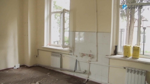 Gəncədə poliklinikanın tavanı çökdü - EKSKLÜZİV görüntülər