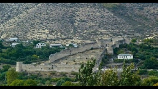 Erməni hiyləsi: İnəyini bəhanə edib, əsgərimizin silahını almaq istədi