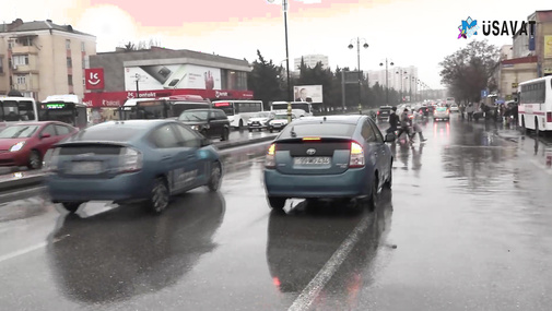 “Bakı gölə çevrildi, bizə qayıq verin!” - paytaxta yağış yağdı, sakinlər OD PÜSKÜRDÜ