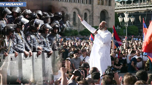 Aksiyaçılar polisi VURDU, erməni general da hərəkata QOŞULDU, həbslər gedir - CANLI