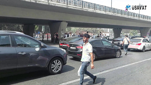 Polislə “qaçdı-tutdu” oynayan “manatlıq” taksi sürücüləri-  20 Yanvar metrosundan GÖRÜNTÜLƏR