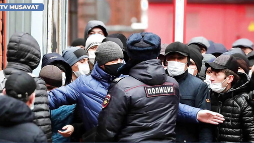 Rusiyadakı azərbaycanlılara TƏZYİQ BAŞLADI! Onları deportasiya EDİR, polis bölməsində SAXLAYIRLAR