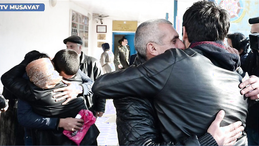 Prezident KİMLƏRİ ƏFV etdi, şəhid anasının ŞOK VİDEOSU etiraza SƏBƏB OLDU – CANLIda